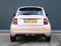 Fiat 500 La Prima 42 kWh | Panoramadak | Lederen bekleding | AppleCarPlay/Android | Navigatie | Camera | Parkeersensoren