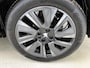 Peugeot e-2008 SUV EV GT Pack 50 kWh 136pk | Accu 92% | Navigatie | Panoramisch schuif-kanteldak | Lederen sportstoelen | Achteruitrijcamera | Stoelverwarming | Full Led koplampen | 3D Cockpit | Keyless | Parkeersensoren v+a | Adaptieve Cruise Control | Dodehoeksensor | Apple Carplay / Android Auto | DAB+ radio | Draadloze telefoonlader | Donker getint glas | 18" lichtmetalen velgen |