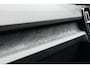 Volvo EX40 Single Motor Extended Range Plus 82 kWh | Trekhaak | Warmtepomp | Premium audio by Harman Kardon | Stoel-/ stuurwielverwarming | Apple carplay/Android auto | Adaptieve cruise control | Keyless