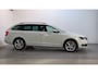 Skoda Octavia Combi 1.5 TSI 150pk DSG Greentech Business Edition Leder-Stof Trekhaak Stoelverwarming Navigatie App-Connect DAB+
