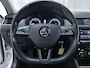 Skoda Octavia Combi 1.5 TSI 150pk DSG Greentech Business Edition Leder-Stof Trekhaak Stoelverwarming Navigatie App-Connect DAB+