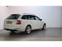 Skoda Octavia Combi 1.5 TSI 150pk DSG Greentech Business Edition Leder-Stof Trekhaak Stoelverwarming Navigatie App-Connect DAB+