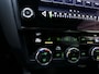 Skoda Octavia Combi 1.5 TSI 150pk DSG Greentech Business Edition Leder-Stof Trekhaak Stoelverwarming Navigatie App-Connect DAB+