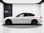 BMW 3-Serie 320i Centennial High Executive (M-SPORT, PANO, LED, STOELVERWARMING)