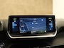Peugeot e-208 EV Allure Pack 50 kWh - ORIGINEEL NEDERLANDSE AUTO - ACHTERUITRIJCAMERA - APPLE CARPLAY/ANDROID AUTO - CLIMATE CONTROL - DRAADLOZE TELEFOONLADER - CRUISE CONTROL - PARKEERSENSOREN ACHTER - EXTRA GETINT GLAS