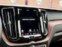 Volvo XC60 T6 Recharge AWD Plus Dark | Trekhaak | SOH 100%