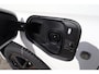 Volkswagen Caddy Maxi Cargo Flexible 1.5 TSI Flexible eHybrid Limited Edition 115PK / 85kW, Dodehoekdetectie (Side Assist), adaptieve cruise control (ACC), elektrisch verstel-, verwarm- en inklapbare buitenspiegels, achteruitrijcamera (Rear View), parkeersensoren voor en achter (PDC), trekhaak, navigatie, Apple Carplay & Android Auto, DAB+, verwarmbare voorstoelen, keyless start, 17" 'Vulcano' LMV, multifunctioneel lederen stuurwiel etc.