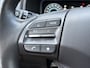 Hyundai Kona Electric EV Fashion 64 kWh / 3 fase laden / SOH 100% / Fabrieksgarantie accu t/m 07-2030 / Dealer Onderhouden / Stuur-/Stoelverwarming / Navigatie / Apple Carplay/Android Auto / Achteruitrijcamera /