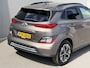 Hyundai Kona Electric EV Fashion 64 kWh / 3 fase laden / SOH 100% / Fabrieksgarantie accu t/m 07-2030 / Dealer Onderhouden / Stuur-/Stoelverwarming / Navigatie / Apple Carplay/Android Auto / Achteruitrijcamera /