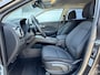 Hyundai Kona Electric EV Fashion 64 kWh / 3 fase laden / SOH 100% / Fabrieksgarantie accu t/m 07-2030 / Dealer Onderhouden / Stuur-/Stoelverwarming / Navigatie / Apple Carplay/Android Auto / Achteruitrijcamera /