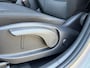 Hyundai Kona Electric EV Fashion 64 kWh / 3 fase laden / SOH 100% / Fabrieksgarantie accu t/m 07-2030 / Dealer Onderhouden / Stuur-/Stoelverwarming / Navigatie / Apple Carplay/Android Auto / Achteruitrijcamera /