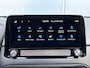Hyundai Kona Electric EV Fashion 64 kWh / 3 fase laden / SOH 100% / Fabrieksgarantie accu t/m 07-2030 / Dealer Onderhouden / Stuur-/Stoelverwarming / Navigatie / Apple Carplay/Android Auto / Achteruitrijcamera /