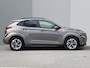 Hyundai Kona Electric EV Fashion 64 kWh / 3 fase laden / SOH 100% / Fabrieksgarantie accu t/m 07-2030 / Dealer Onderhouden / Stuur-/Stoelverwarming / Navigatie / Apple Carplay/Android Auto / Achteruitrijcamera /