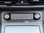 Hyundai Kona Electric EV Fashion 64 kWh / 3 fase laden / SOH 100% / Fabrieksgarantie accu t/m 07-2030 / Dealer Onderhouden / Stuur-/Stoelverwarming / Navigatie / Apple Carplay/Android Auto / Achteruitrijcamera /
