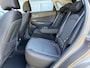 Hyundai Kona Electric EV Fashion 64 kWh / 3 fase laden / SOH 100% / Fabrieksgarantie accu t/m 07-2030 / Dealer Onderhouden / Stuur-/Stoelverwarming / Navigatie / Apple Carplay/Android Auto / Achteruitrijcamera /