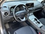 Hyundai Kona Electric EV Fashion 64 kWh / 3 fase laden / SOH 100% / Fabrieksgarantie accu t/m 07-2030 / Dealer Onderhouden / Stuur-/Stoelverwarming / Navigatie / Apple Carplay/Android Auto / Achteruitrijcamera /