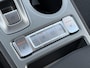 Hyundai Kona Electric EV Fashion 64 kWh / 3 fase laden / SOH 100% / Fabrieksgarantie accu t/m 07-2030 / Dealer Onderhouden / Stuur-/Stoelverwarming / Navigatie / Apple Carplay/Android Auto / Achteruitrijcamera /