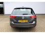 Volkswagen Passat Variant 1.6 TDI Comfortline | Airco | Climate controle | Cruise controle | Bluetooth | Parkeersensoren V+A | Dakdragers | Navigatie | Draadloze telefoonlader | Elektrische ramen V/A | 16 Inch LMV |