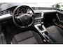 Volkswagen Passat Variant 1.6 TDI Comfortline | Airco | Climate controle | Cruise controle | Bluetooth | Parkeersensoren V+A | Dakdragers | Navigatie | Draadloze telefoonlader | Elektrische ramen V/A | 16 Inch LMV |