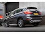 BMW X1 sDrive20i 192 pk Centennial High Executive / NL-Auto/ Dealer.Ond/ Pano-Dak/ Leder/ Sport-Stoele/ Stoel.Verw/ Head-Up/ Led-Verlichting/ Trekhaak