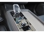 Volvo XC90 T8 Recharge AWD Ultra Black Ed. Exec. HEICO Uitlaatsysteem met klepbediening - Luchtvering - Panorama/schuifdak - IntelliSafe Assist & Surround - 360º Camera - Bowers & Wilkins audio - Adaptieve LED koplampen - Verwarmde voorstoelen, stuur & achterbank - Parkeersensoren voor & achter - Elektr. bedienb. voorstoelen met geheugen - Geventileerde voorstoelen - Head up display - Draadloze tel. lader - Extra getint glas - 22' LMV