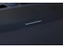 Volvo XC40 B4 Plus Black Edition | Verwarmbare voorstoelen | Verwarmbaar stuurwiel | Premium audio by Harman Kardon | Panoramadak | Rondom zichtcamera | Verwarmbare voorruit | 20 inch Lichtmetalen velgen | Alarmklasse 3