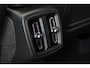 Volvo XC40 B4 Plus Black Edition | Verwarmbare voorstoelen | Verwarmbaar stuurwiel | Premium audio by Harman Kardon | Panoramadak | Rondom zichtcamera | Verwarmbare voorruit | 20 inch Lichtmetalen velgen | Alarmklasse 3