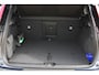Volvo XC40 B4 Plus Black Edition | Verwarmbare voorstoelen | Verwarmbaar stuurwiel | Premium audio by Harman Kardon | Panoramadak | Rondom zichtcamera | Verwarmbare voorruit | 20 inch Lichtmetalen velgen | Alarmklasse 3