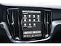 Volvo V60 T8 455PK Automaat Plug-in hybrid AWD Plus Dark / 360 Camera / Harman Kardon / Head-up display / Panorama schuifdak / Stoel- en stuurverwarming / Trekhaak / Elektrische stoelen met geheugen