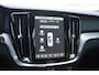 Volvo V60 T8 455PK Automaat Plug-in hybrid AWD Plus Dark / 360 Camera / Harman Kardon / Head-up display / Panorama schuifdak / Stoel- en stuurverwarming / Trekhaak / Elektrische stoelen met geheugen