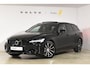 Volvo V60 T8 455PK Automaat Plug-in hybrid AWD Plus Dark / 360 Camera / Harman Kardon / Head-up display / Panorama schuifdak / Stoel- en stuurverwarming / Trekhaak / Elektrische stoelen met geheugen