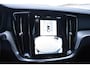 Volvo V60 T8 455PK Automaat Plug-in hybrid AWD Plus Dark / 360 Camera / Harman Kardon / Head-up display / Panorama schuifdak / Stoel- en stuurverwarming / Trekhaak / Elektrische stoelen met geheugen