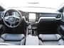 Volvo V60 T8 455PK Automaat Plug-in hybrid AWD Plus Dark / 360 Camera / Harman Kardon / Head-up display / Panorama schuifdak / Stoel- en stuurverwarming / Trekhaak / Elektrische stoelen met geheugen