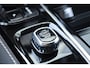 Volvo V60 T8 455PK Automaat Plug-in hybrid AWD Plus Dark / 360 Camera / Harman Kardon / Head-up display / Panorama schuifdak / Stoel- en stuurverwarming / Trekhaak / Elektrische stoelen met geheugen