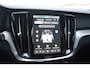 Volvo V60 T8 455PK Automaat Plug-in hybrid AWD Plus Dark / 360 Camera / Harman Kardon / Head-up display / Panorama schuifdak / Stoel- en stuurverwarming / Trekhaak / Elektrische stoelen met geheugen