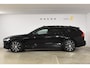 Volvo V60 T8 455PK Automaat Plug-in hybrid AWD Plus Dark / 360 Camera / Harman Kardon / Head-up display / Panorama schuifdak / Stoel- en stuurverwarming / Trekhaak / Elektrische stoelen met geheugen