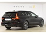 Volvo V60 T8 455PK Automaat Plug-in hybrid AWD Plus Dark / 360 Camera / Harman Kardon / Head-up display / Panorama schuifdak / Stoel- en stuurverwarming / Trekhaak / Elektrische stoelen met geheugen
