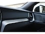 Volvo V60 T8 455PK Automaat Plug-in hybrid AWD Plus Dark / 360 Camera / Harman Kardon / Head-up display / Panorama schuifdak / Stoel- en stuurverwarming / Trekhaak / Elektrische stoelen met geheugen