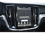 Volvo V60 T8 455PK Automaat Plug-in hybrid AWD Plus Dark / 360 Camera / Harman Kardon / Head-up display / Panorama schuifdak / Stoel- en stuurverwarming / Trekhaak / Elektrische stoelen met geheugen