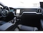 Volvo V60 T8 455PK Automaat Plug-in hybrid AWD Plus Dark / 360 Camera / Harman Kardon / Head-up display / Panorama schuifdak / Stoel- en stuurverwarming / Trekhaak / Elektrische stoelen met geheugen