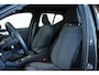 Volvo XC40 B4 Plus Dark | Trekhaak Semi-elektrisch | Adaptieve Cruise Control | Pilot Assist | Google Infotainment | Verwarmbare voorstoelen | Verwarmbaar stuurwiel | Blind Spot Information System | Verwarmbare voorruit | Parkeercamera | Parkeersensoren voor + achter |