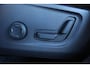 Volvo XC40 B4 Plus Dark | Trekhaak Semi-elektrisch | Adaptieve Cruise Control | Pilot Assist | Google Infotainment | Verwarmbare voorstoelen | Verwarmbaar stuurwiel | Blind Spot Information System | Verwarmbare voorruit | Parkeercamera | Parkeersensoren voor + achter |