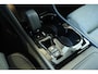 Volvo XC40 B4 Plus Dark | Trekhaak Semi-elektrisch | Adaptieve Cruise Control | Pilot Assist | Google Infotainment | Verwarmbare voorstoelen | Verwarmbaar stuurwiel | Blind Spot Information System | Verwarmbare voorruit | Parkeercamera | Parkeersensoren voor + achter |