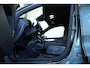 Volvo XC40 B4 Plus Dark | Trekhaak Semi-elektrisch | Adaptieve Cruise Control | Pilot Assist | Google Infotainment | Verwarmbare voorstoelen | Verwarmbaar stuurwiel | Blind Spot Information System | Verwarmbare voorruit | Parkeercamera | Parkeersensoren voor + achter |