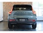 Volvo XC40 B4 Plus Dark | Trekhaak Semi-elektrisch | Adaptieve Cruise Control | Pilot Assist | Google Infotainment | Verwarmbare voorstoelen | Verwarmbaar stuurwiel | Blind Spot Information System | Verwarmbare voorruit | Parkeercamera | Parkeersensoren voor + achter |
