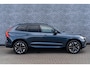 Volvo XC60 2.0 T6 Plug-in hybrid AWD Ultra Dark | Schuif-/Kanteldak | Luchtvering | 360 Camera | Harman Kardon Audio  | Elektrische Bedienbare Stoelen | Stoel-/Stuurverwarming | Trekhaak | Elektrische Achterklep | Parkeersensoren | BLIS