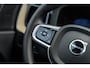 Volvo XC60 2.0 T6 Plug-in hybrid AWD Ultra Dark | Schuif-/Kanteldak | Luchtvering | 360 Camera | Harman Kardon Audio  | Elektrische Bedienbare Stoelen | Stoel-/Stuurverwarming | Trekhaak | Elektrische Achterklep | Parkeersensoren | BLIS