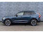 Volvo XC60 2.0 T6 Plug-in hybrid AWD Ultra Dark | Schuif-/Kanteldak | Luchtvering | 360 Camera | Harman Kardon Audio  | Elektrische Bedienbare Stoelen | Stoel-/Stuurverwarming | Trekhaak | Elektrische Achterklep | Parkeersensoren | BLIS