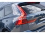 Volvo XC60 2.0 T6 Plug-in hybrid AWD Ultra Dark | Schuif-/Kanteldak | Luchtvering | 360 Camera | Harman Kardon Audio  | Elektrische Bedienbare Stoelen | Stoel-/Stuurverwarming | Trekhaak | Elektrische Achterklep | Parkeersensoren | BLIS
