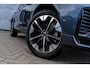 Volvo XC60 2.0 T6 Plug-in hybrid AWD Ultra Dark | Schuif-/Kanteldak | Luchtvering | 360 Camera | Harman Kardon Audio  | Elektrische Bedienbare Stoelen | Stoel-/Stuurverwarming | Trekhaak | Elektrische Achterklep | Parkeersensoren | BLIS